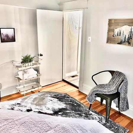 Newly Renovated Cozy Home Minutes From Broadmoor And Downtown โคโลราโดสปริงส์ ภายนอก รูปภาพ